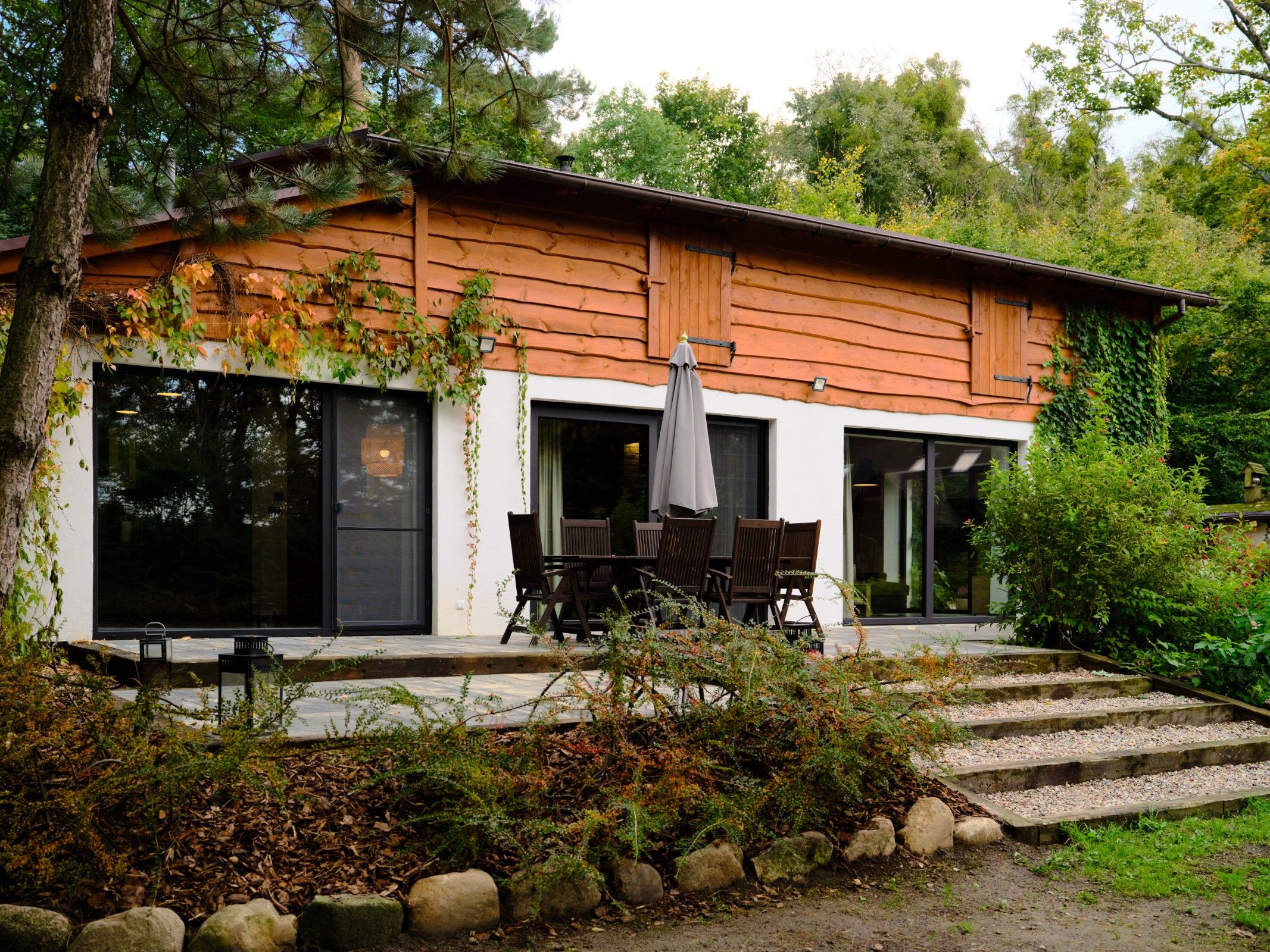 Dom w środku lasu na fundamentach 100-letniej stodoły