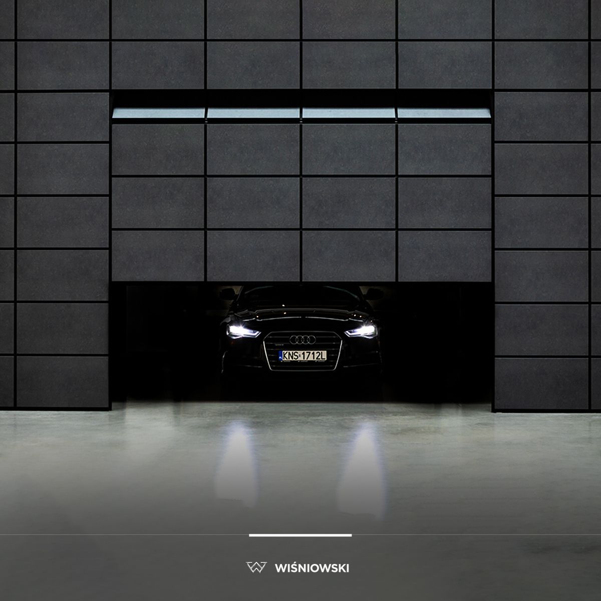 Brama zlicowana z fasadą - elewacyjna